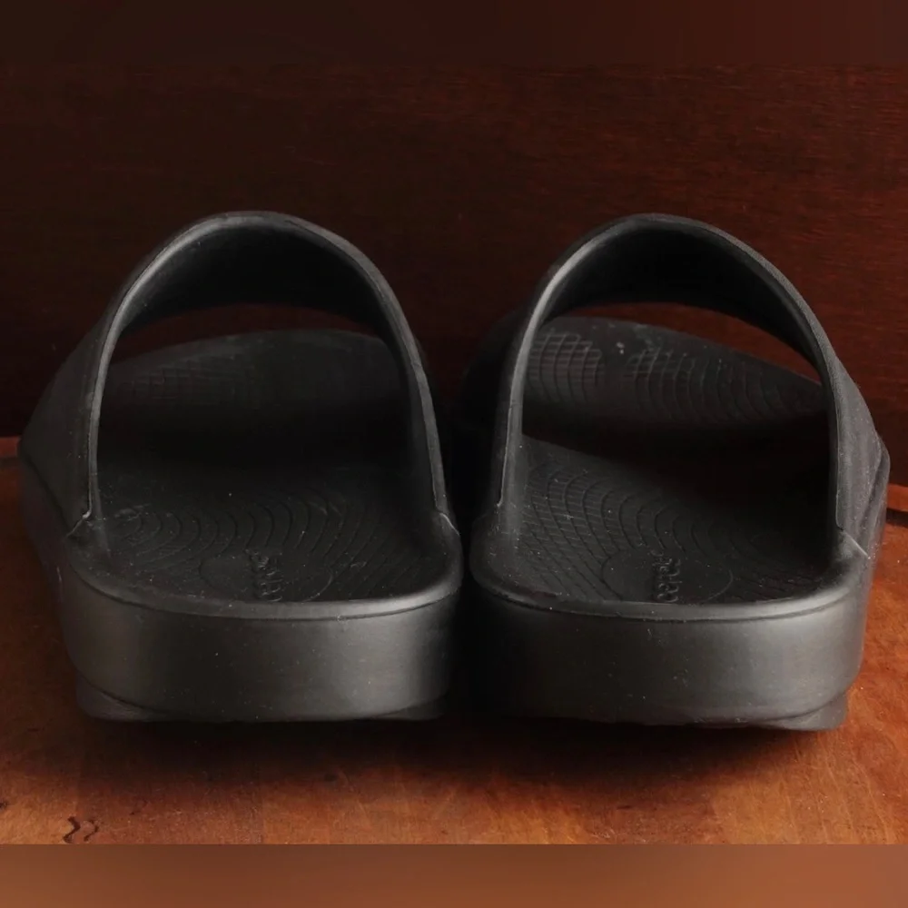 Oofos Sandals Mens Size 10 Women 12 Black OOahh Slide Recovery Comfort Shoes